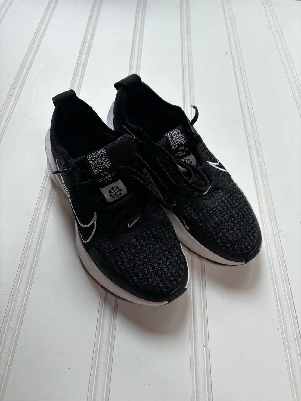 MENS Nike Interact Run running shoes Sz 8